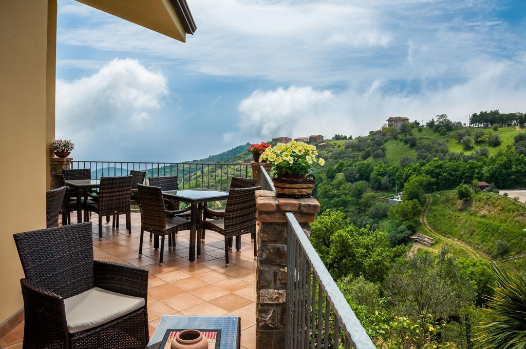 Villa Bernadette San Mauro Cilento Buitenkant foto