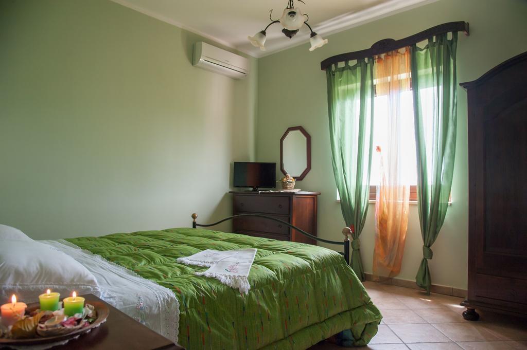 Villa Bernadette San Mauro Cilento Buitenkant foto